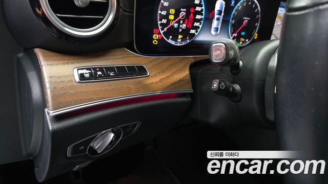 Mercedes-Benz E-Class E300e 4MATIC Exclusive