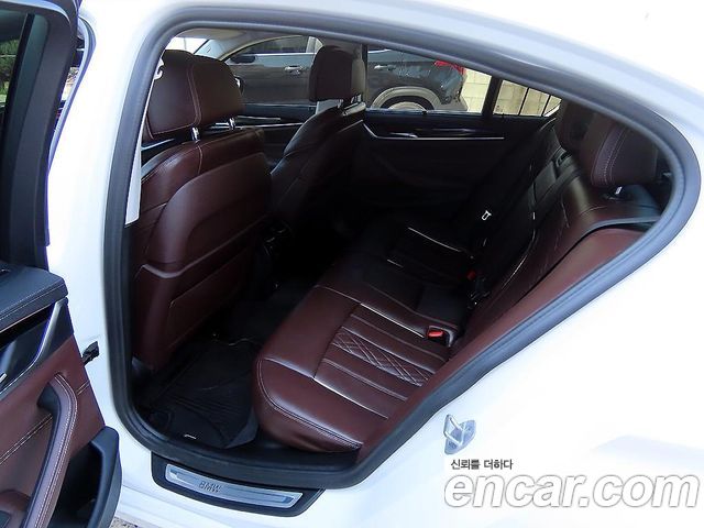 BMW 5-Series 523d xDrive Luxury