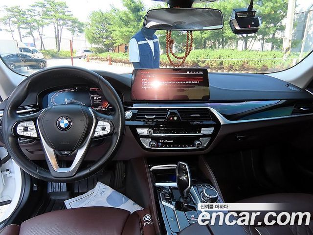BMW 5-Series 523d xDrive Luxury