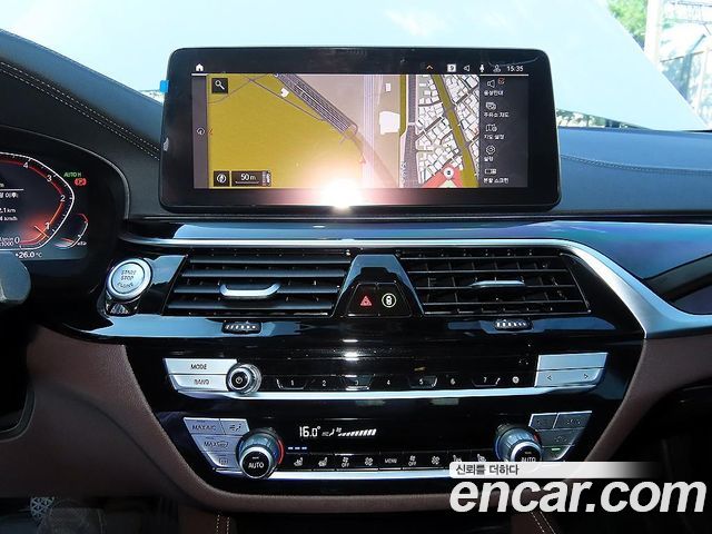 BMW 5-Series 523d xDrive Luxury