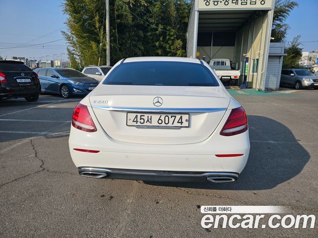 Mercedes-Benz E-Class E220d Avantgarde