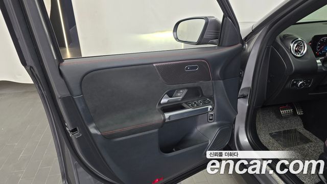 Mercedes-Benz GLB-Class GLB250 4MATIC
