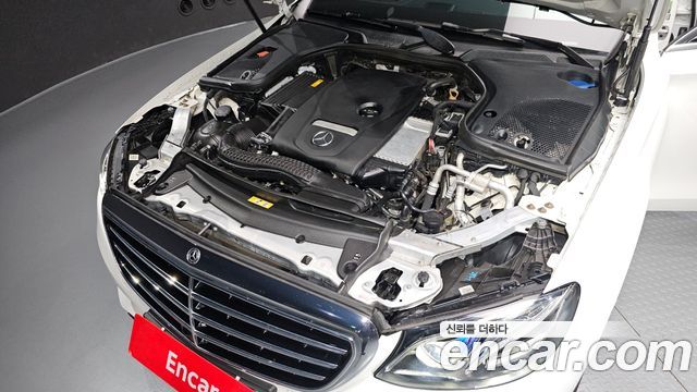 Mercedes-Benz E-Class E300 Exclusive