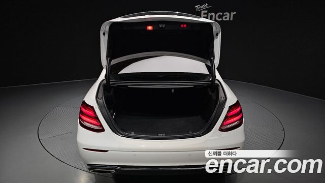 Mercedes-Benz E-Class E300 Exclusive