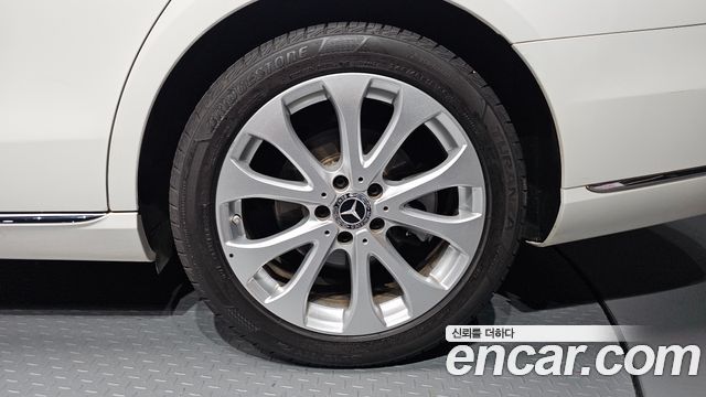 Mercedes-Benz E-Class E300 Exclusive