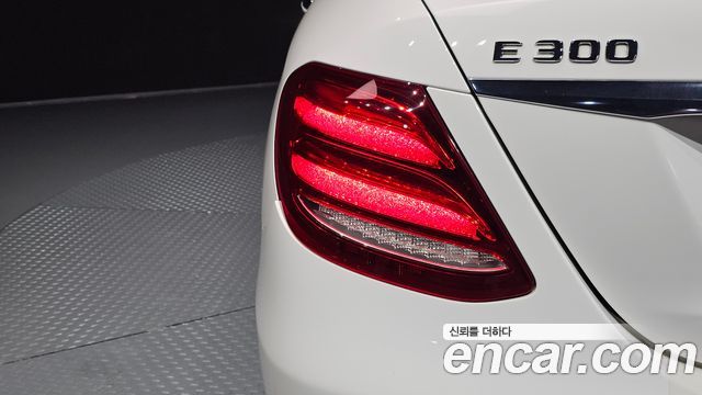 Mercedes-Benz E-Class E300 Exclusive