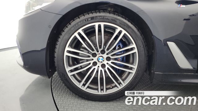 BMW 5-Series 530i xDrive M Sport Package Plus