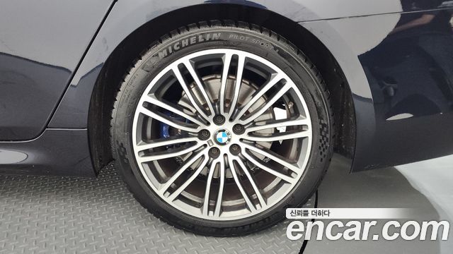 BMW 5-Series 530i xDrive M Sport Package Plus