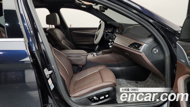BMW 5-Series 530i xDrive M Sport Package Plus