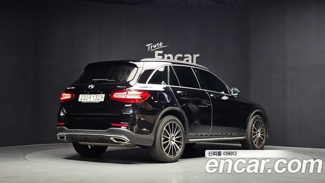 Mercedes-Benz GLC-Class GLC300 4MATIC AMG Line