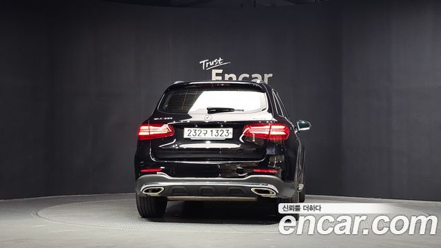 Mercedes-Benz GLC-Class GLC300 4MATIC AMG Line
