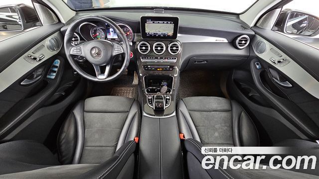 Mercedes-Benz GLC-Class GLC300 4MATIC AMG Line