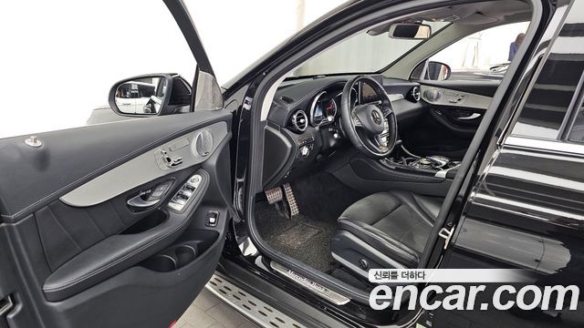 Mercedes-Benz GLC-Class GLC300 4MATIC AMG Line