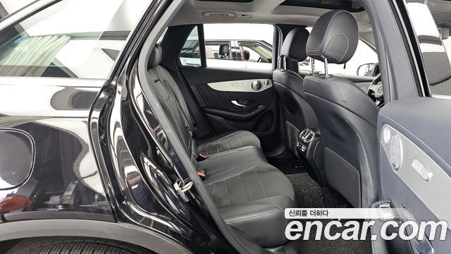 Mercedes-Benz GLC-Class GLC300 4MATIC AMG Line