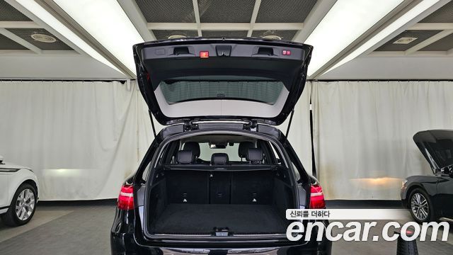 Mercedes-Benz GLC-Class GLC300 4MATIC AMG Line