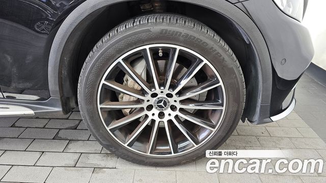 Mercedes-Benz GLC-Class GLC300 4MATIC AMG Line