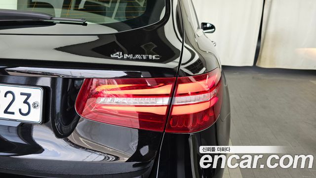 Mercedes-Benz GLC-Class GLC300 4MATIC AMG Line