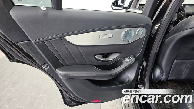 Mercedes-Benz GLC-Class GLC300 4MATIC AMG Line
