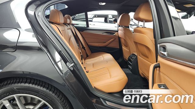 BMW 5-Series 530i xDrive M Sport Package