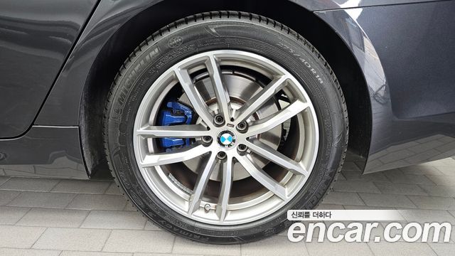 BMW 5-Series 530i xDrive M Sport Package