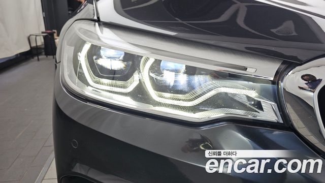 BMW 5-Series 530i xDrive M Sport Package