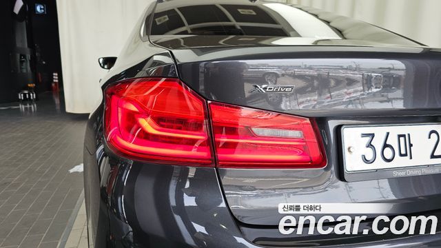 BMW 5-Series 530i xDrive M Sport Package