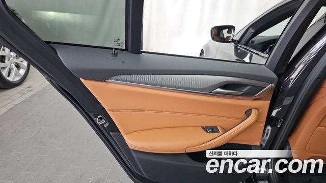 BMW 5-Series 530i xDrive M Sport Package