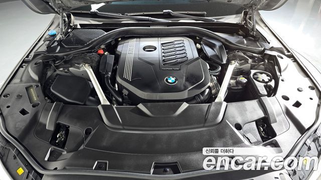BMW 7-Series 740i Design Pure Excellence