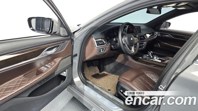 BMW 7-Series 740i Design Pure Excellence