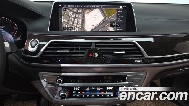 BMW 7-Series 740i Design Pure Excellence