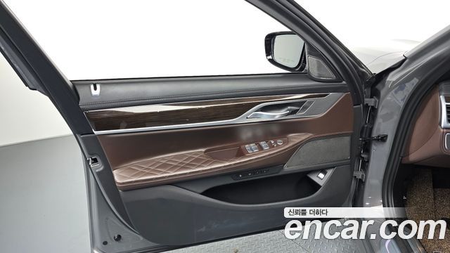 BMW 7-Series 740i Design Pure Excellence