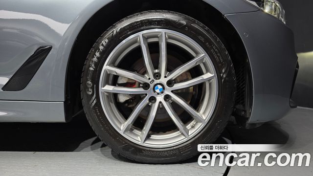 BMW 5-Series 520d xDrive M Sport Package Plus