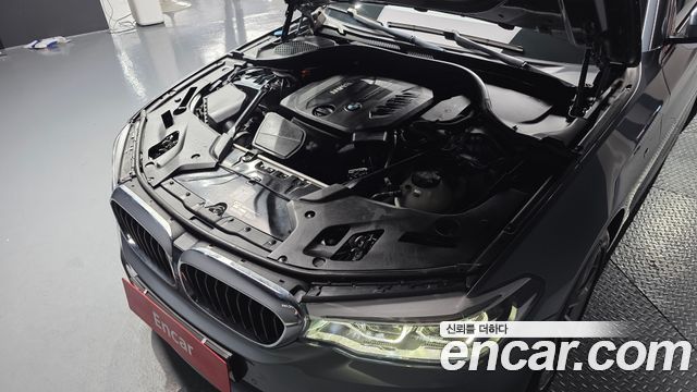 BMW 5-Series 520d xDrive M Sport Package Plus