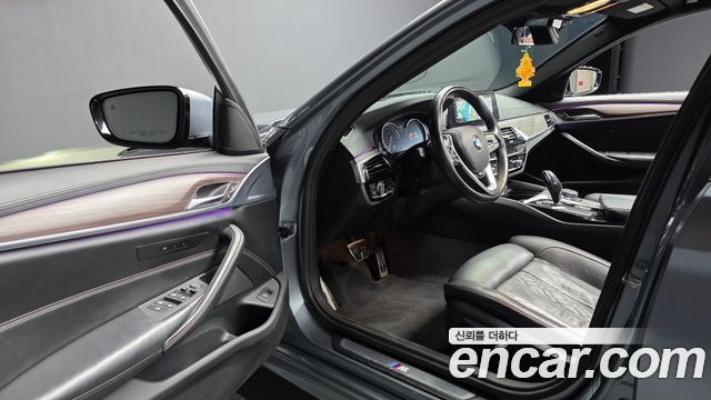 BMW 5-Series 520d xDrive M Sport Package Plus