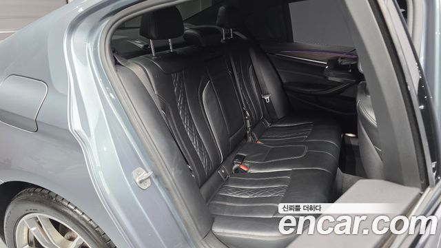 BMW 5-Series 520d xDrive M Sport Package Plus