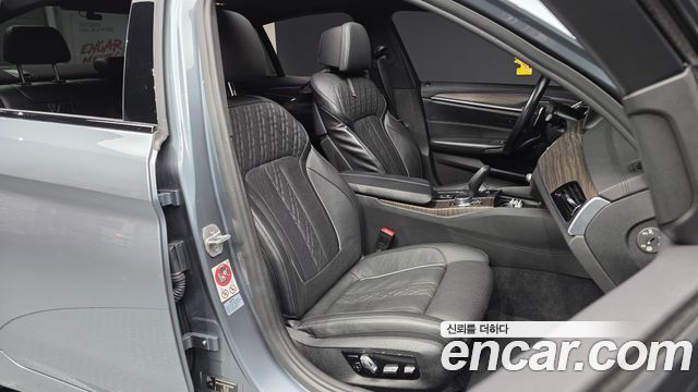 BMW 5-Series 520d xDrive M Sport Package Plus