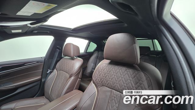 BMW 5-Series 530i xDrive M Sport Package Plus
