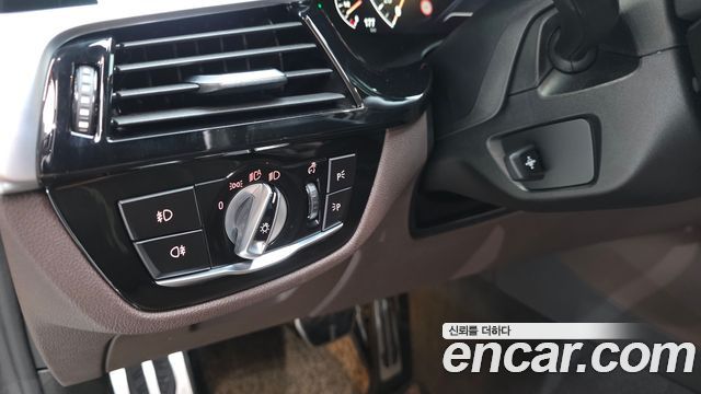 BMW 5-Series 530i xDrive M Sport Package Plus