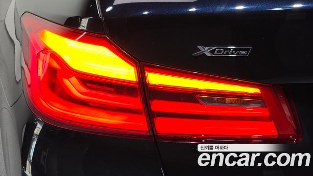 BMW 5-Series 530i xDrive M Sport Package Plus