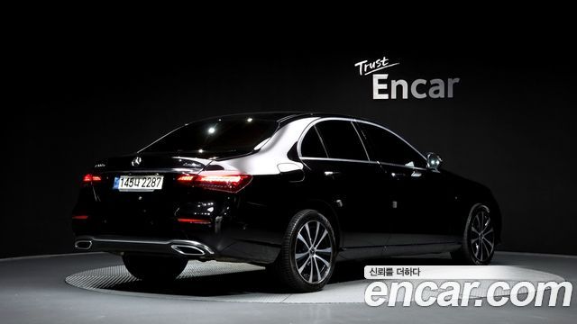 Mercedes-Benz E-Class E300e 4MATIC Exclusive