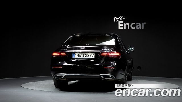Mercedes-Benz E-Class E300e 4MATIC Exclusive