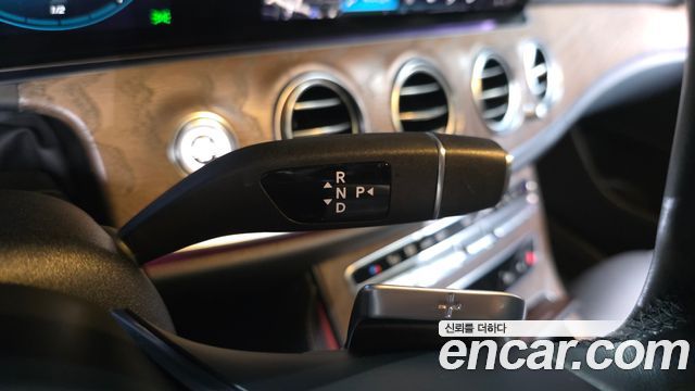 Mercedes-Benz E-Class E300e 4MATIC Exclusive