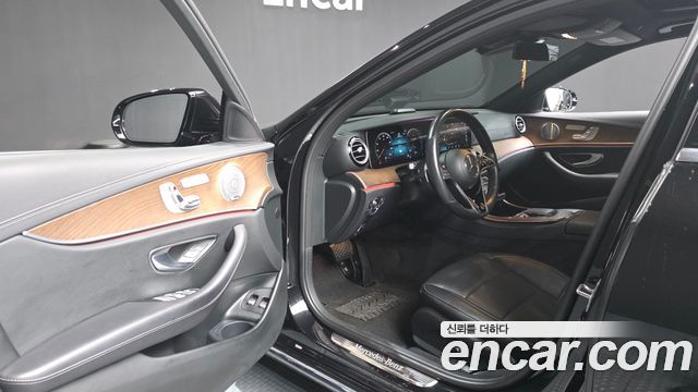 Mercedes-Benz E-Class E300e 4MATIC Exclusive