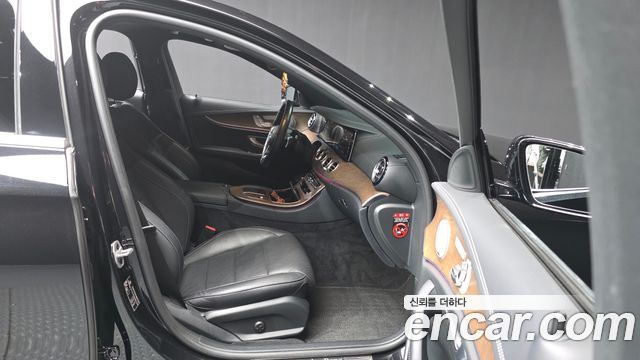 Mercedes-Benz E-Class E300e 4MATIC Exclusive