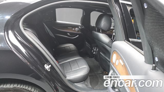 Mercedes-Benz E-Class E300e 4MATIC Exclusive