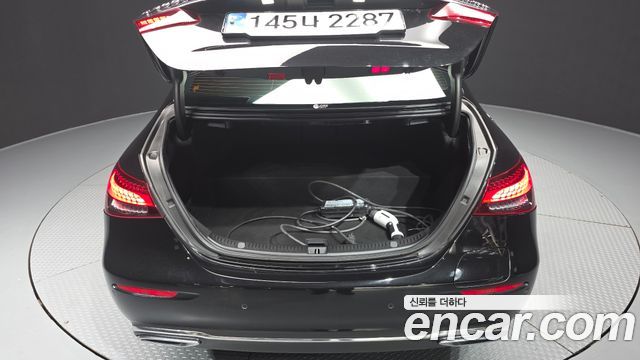 Mercedes-Benz E-Class E300e 4MATIC Exclusive