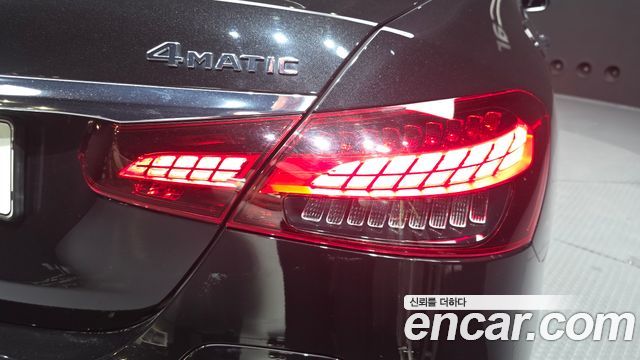 Mercedes-Benz E-Class E300e 4MATIC Exclusive