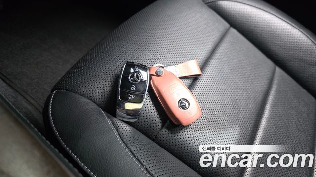 Mercedes-Benz E-Class E300e 4MATIC Exclusive