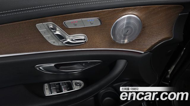 Mercedes-Benz E-Class E300e 4MATIC Exclusive