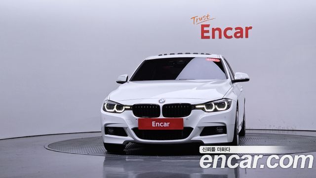 BMW 3-Series 330i M Sport Shadow